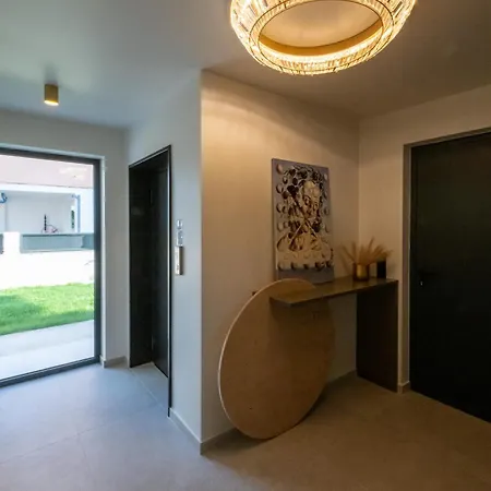 Апартаменты Elaura Luxury Phaos *